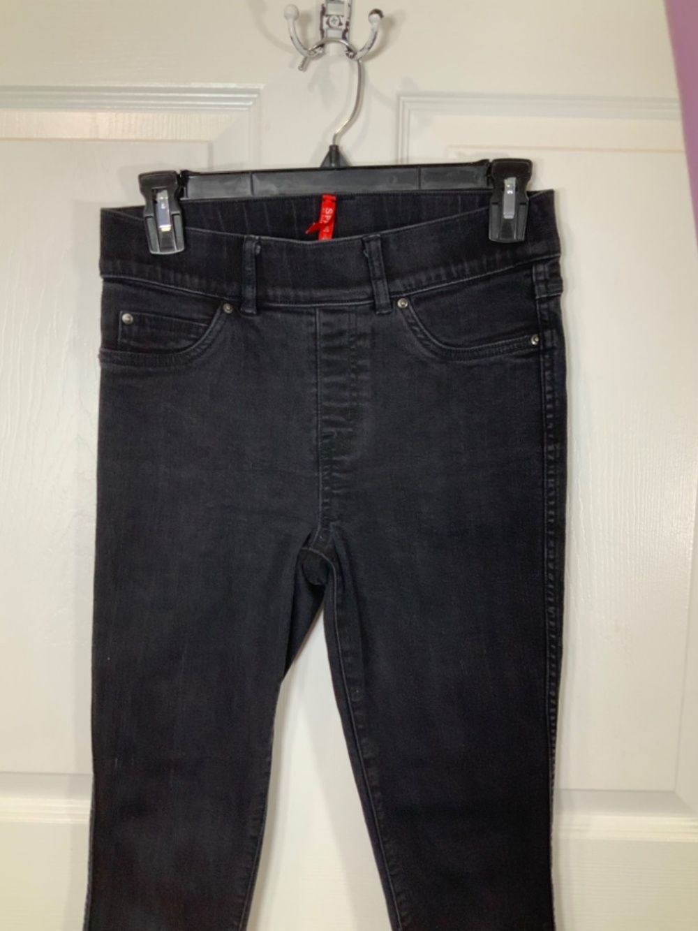 Spanx Black Ankle Jeans Slimming Stretch Pull On Pants Chic Classic Size Small - Picture 2 of 7